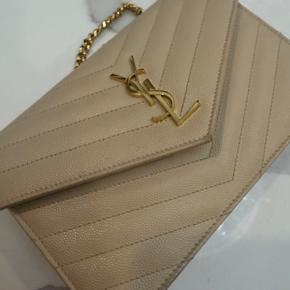 Yves Saint Laurent Cassandra wallet on chain - Picture 2 of 12